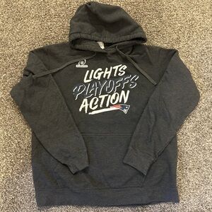 Grey fanatics patriots sweatshirt.